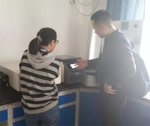 可成離心機(jī)現(xiàn)場培訓(xùn).jpg 可成離心機(jī)現(xiàn)場培訓(xùn).jpg